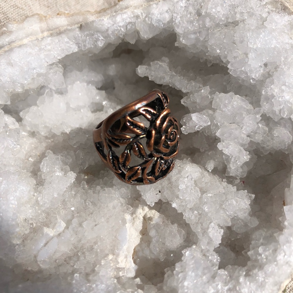 🍋 3/$25 🌷anthro rose statement ring 🌷